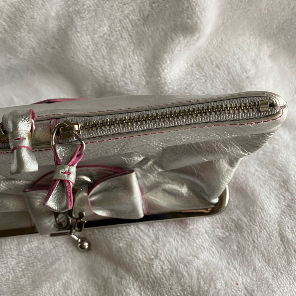 Vintage Y2K Juicy Couture Chic Silver Bow Tie Leather Clutch Wallet EUC - Picture 14 of 14